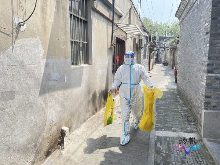 扬州：“天使白”坚守一线 守护百姓健康