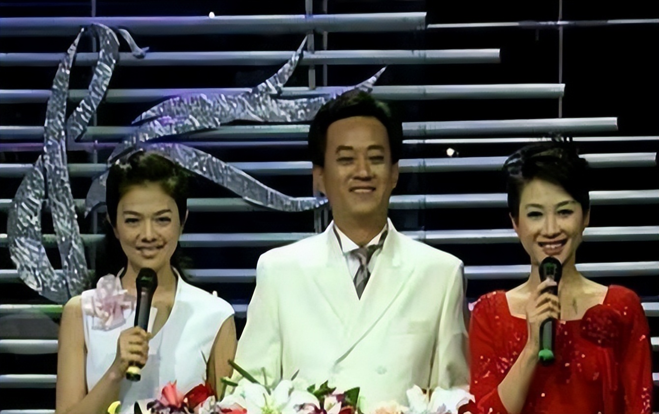 8位红极一时的央视主持人现状，61岁未婚，直播带货，身家过亿