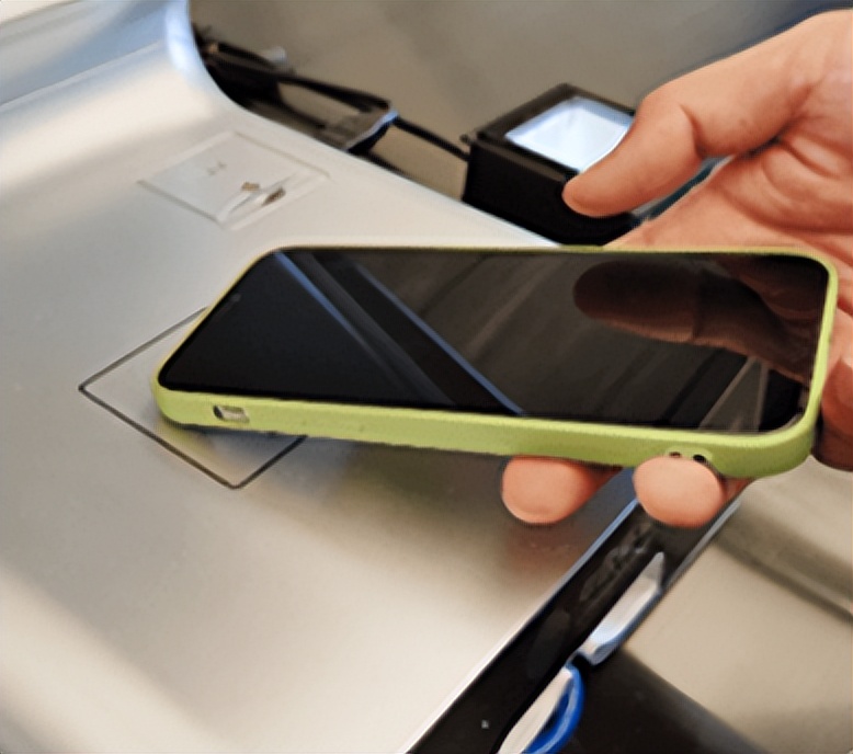 把身份证“装进”手机卡，移动“数字身份”来了