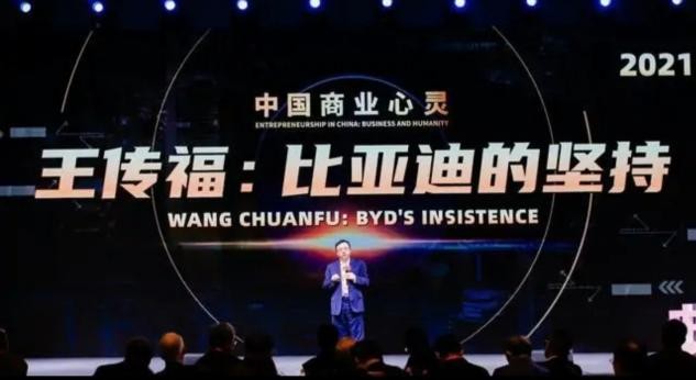 汽车后窗横纹隐喻：父母早亡的无声哀伤