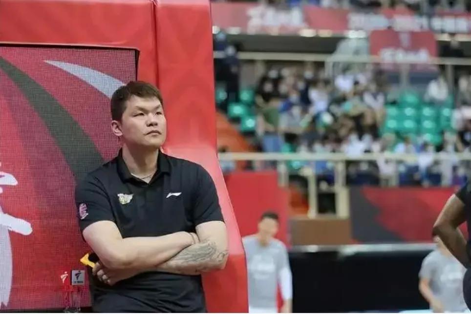 周鹏为什么没去nba（错怪杜锋了！周鹏离队并非因为薪资待遇，朱芳雨曝光这点才是真因）
