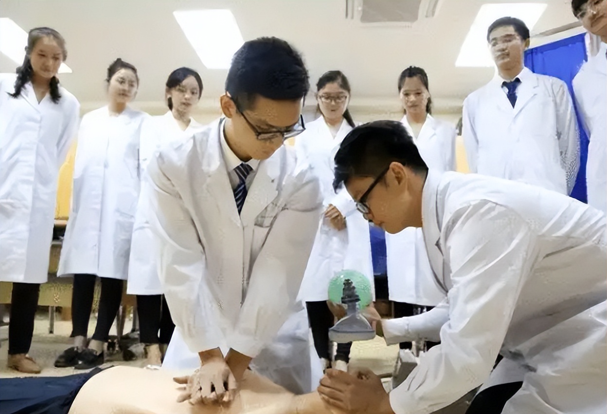 近视学生不能报考的专业，成绩再好也不行，考生和家长要提前注意