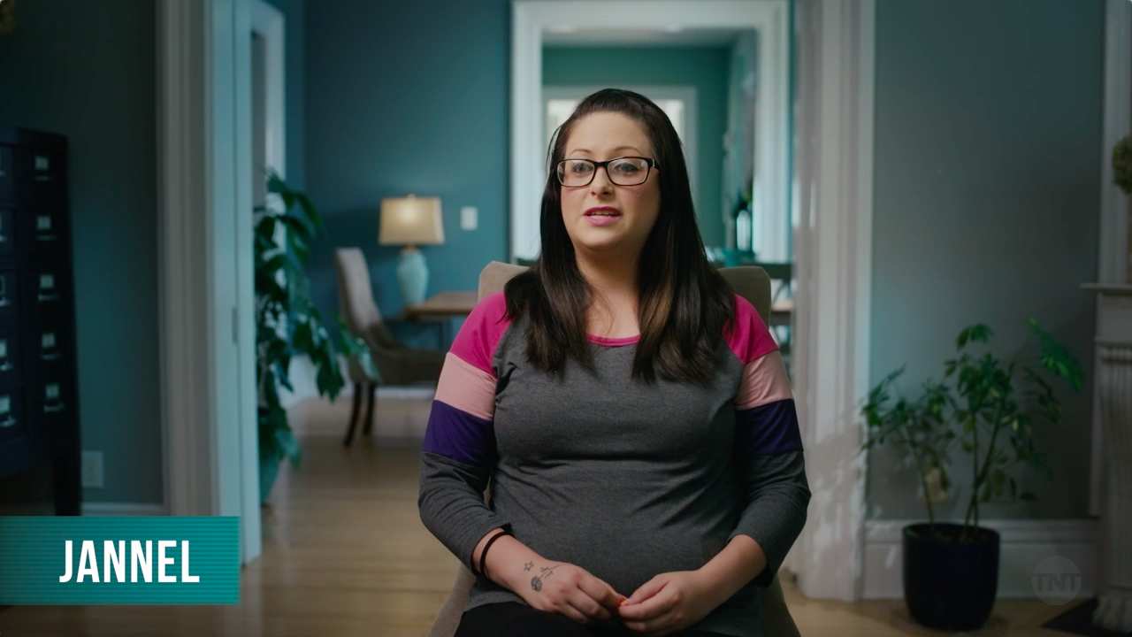 美国情色片之王,偷拍性侵大学生狂赚上亿:我帮她们释放天性