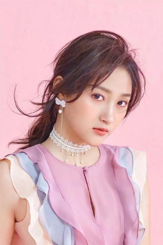 请欣赏40位明星独特灵秀的侧颜之美