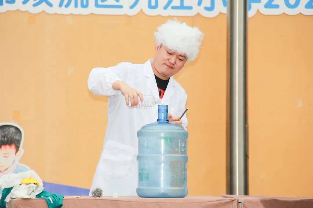 九江小学开展“科技浸润童心，创新点亮未来”主题校园科技节