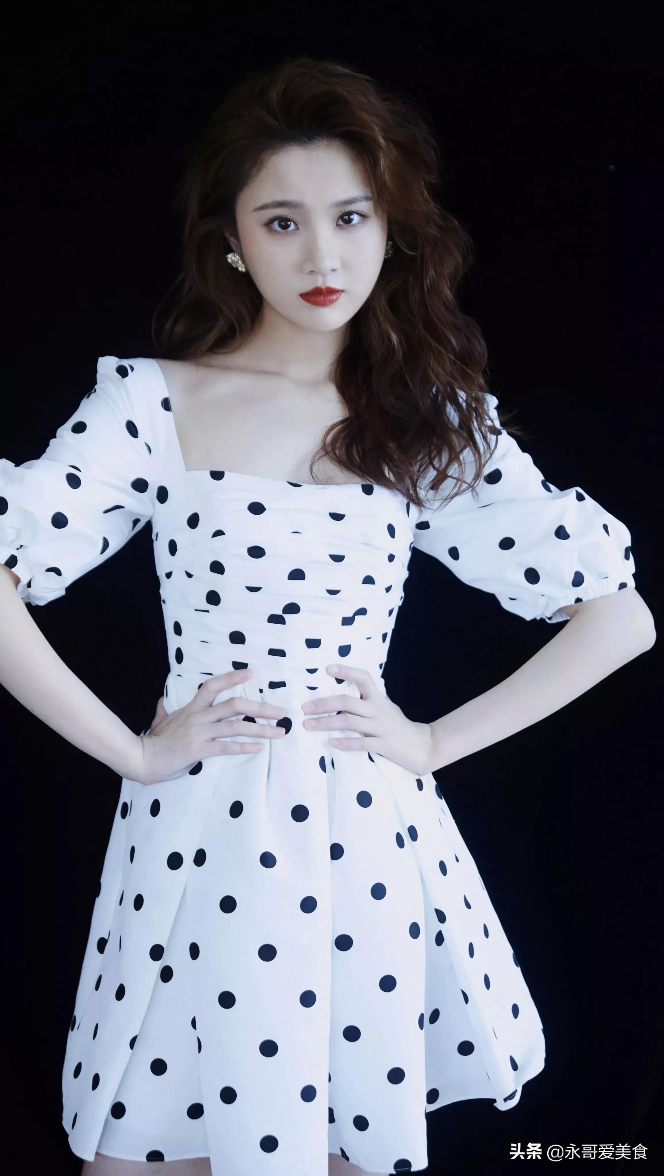 张慧雯，北舞美女演员，清新脱俗，靓丽迷人