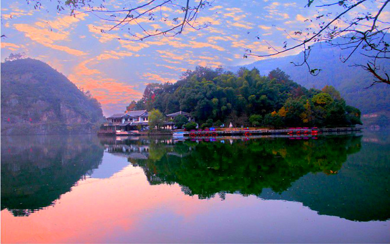 地有湖山美,东南第一州.这是宋仁宗对杭州的赞美之词.