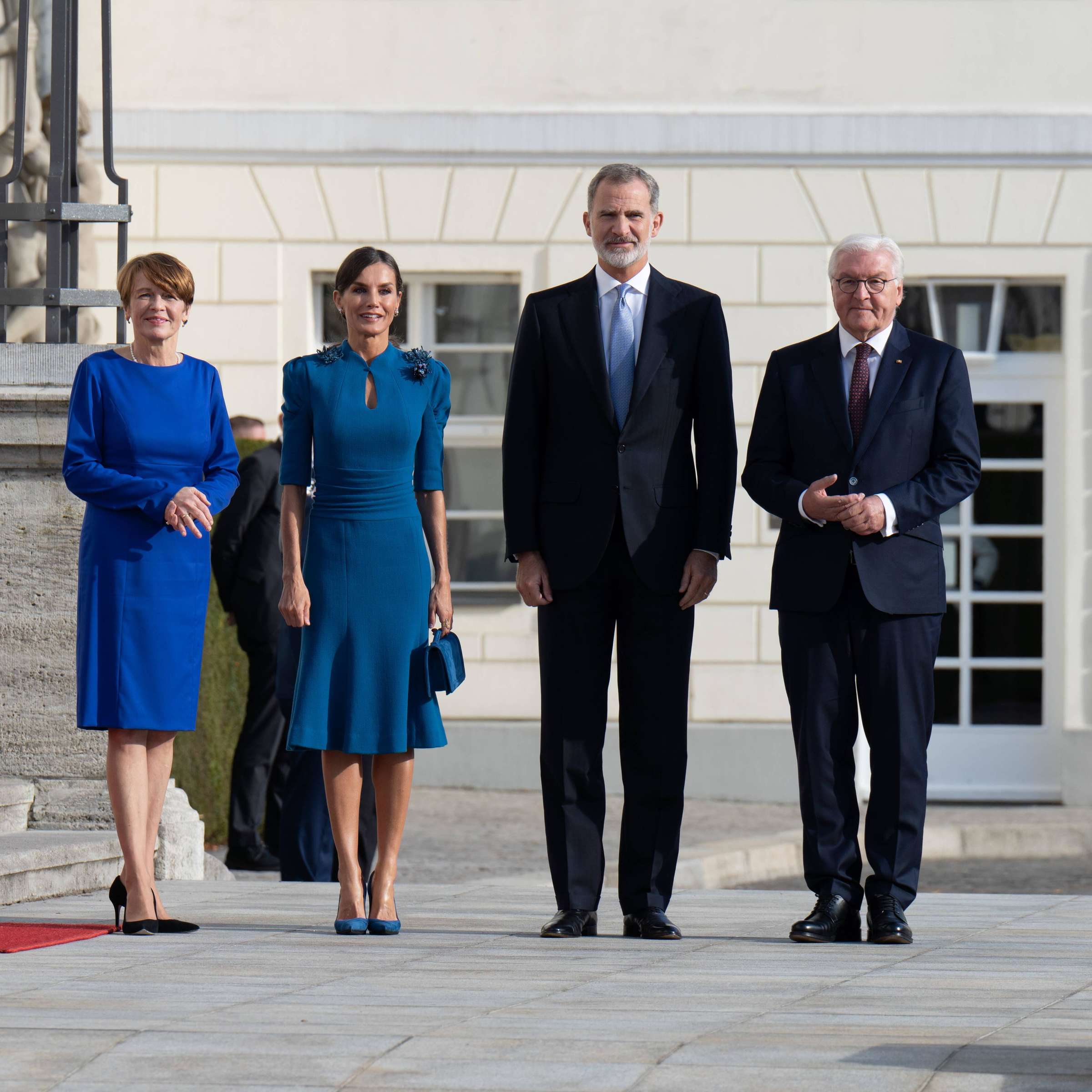 莱后德国行穿搭全记录，衣品和颜值一样飘忽不定，珠宝是最大亮点