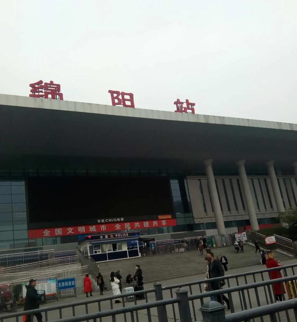 我，985大学的学渣，大三时候选择了退学，准备打工挣钱重新高考