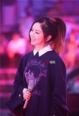 “皮裤女神”：邓紫棋一点都不低调，反而很有气场