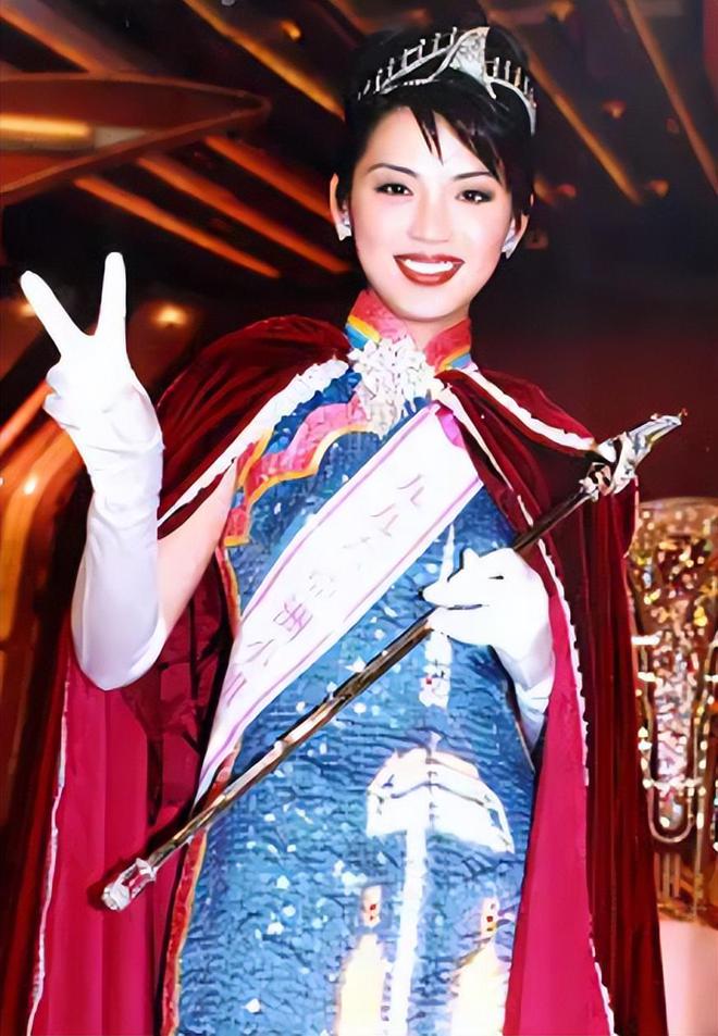 她是昔日亚姐冠军,翻版梅艳芳,2度出嫁皆姐弟恋,今49岁颜值绝