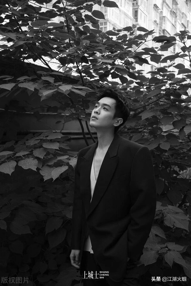 八卦：赵丽颖 李现 张若昀 朱一龙 宋轶 黄渤 鞠婧祎 王俊凯 魏大勋 梅婷