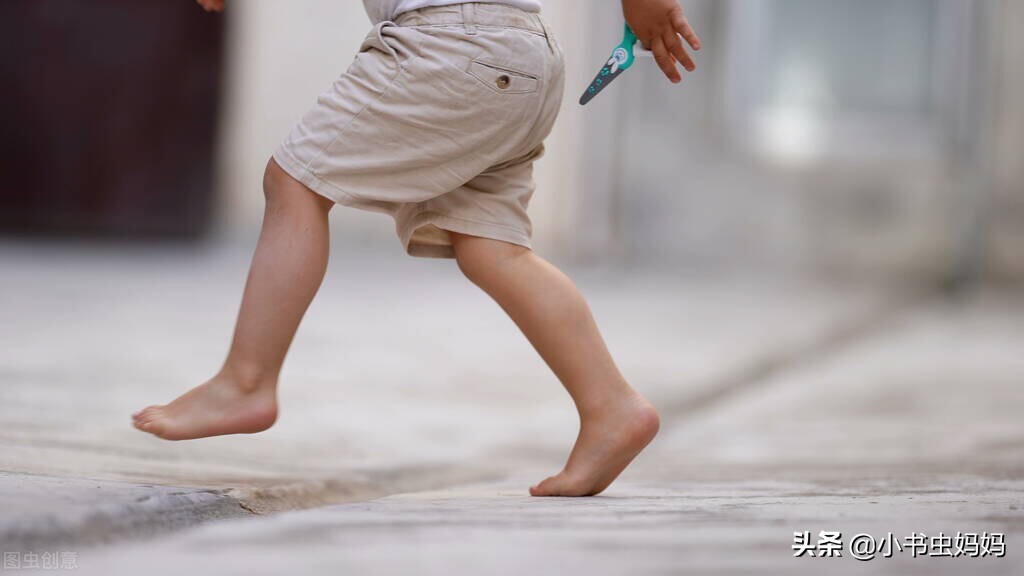 光脚刺激触觉感官发育早产,剖宫产,没经过爬,直接走