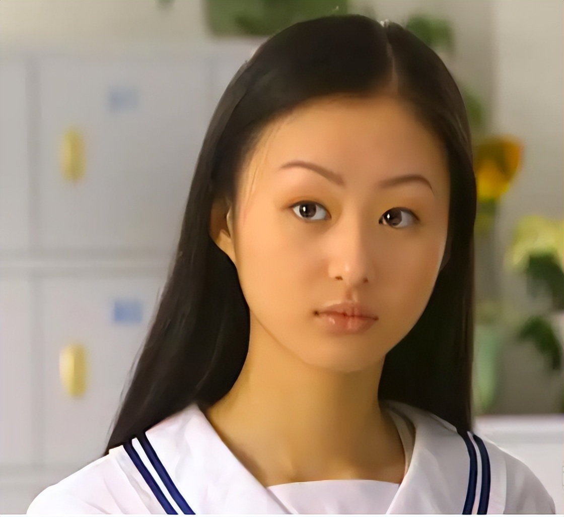 20年后再看《十八岁天空》，最漂亮的竟然不是蓝菲琳而是她们两个