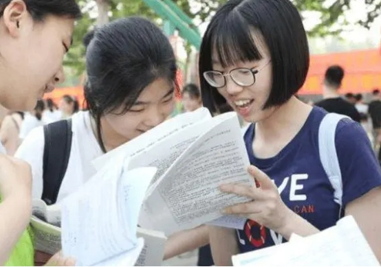 这3个专业看似前途光明，实际上毕业后就业很难，同学们要慎重