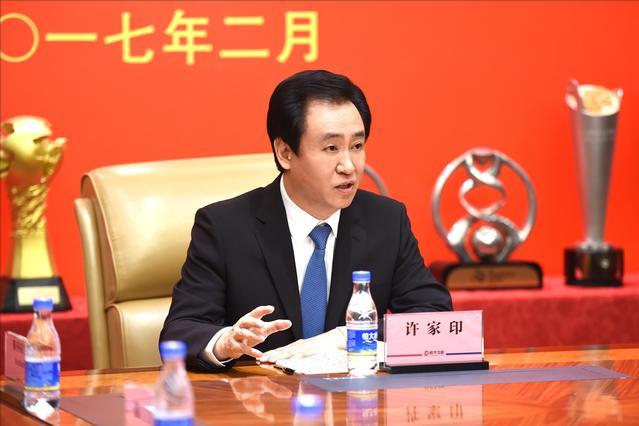 恒大欠了多少债（恒大暴雷欠下2万亿，被传跳楼自杀躲债，许家印：2023年全部还清）