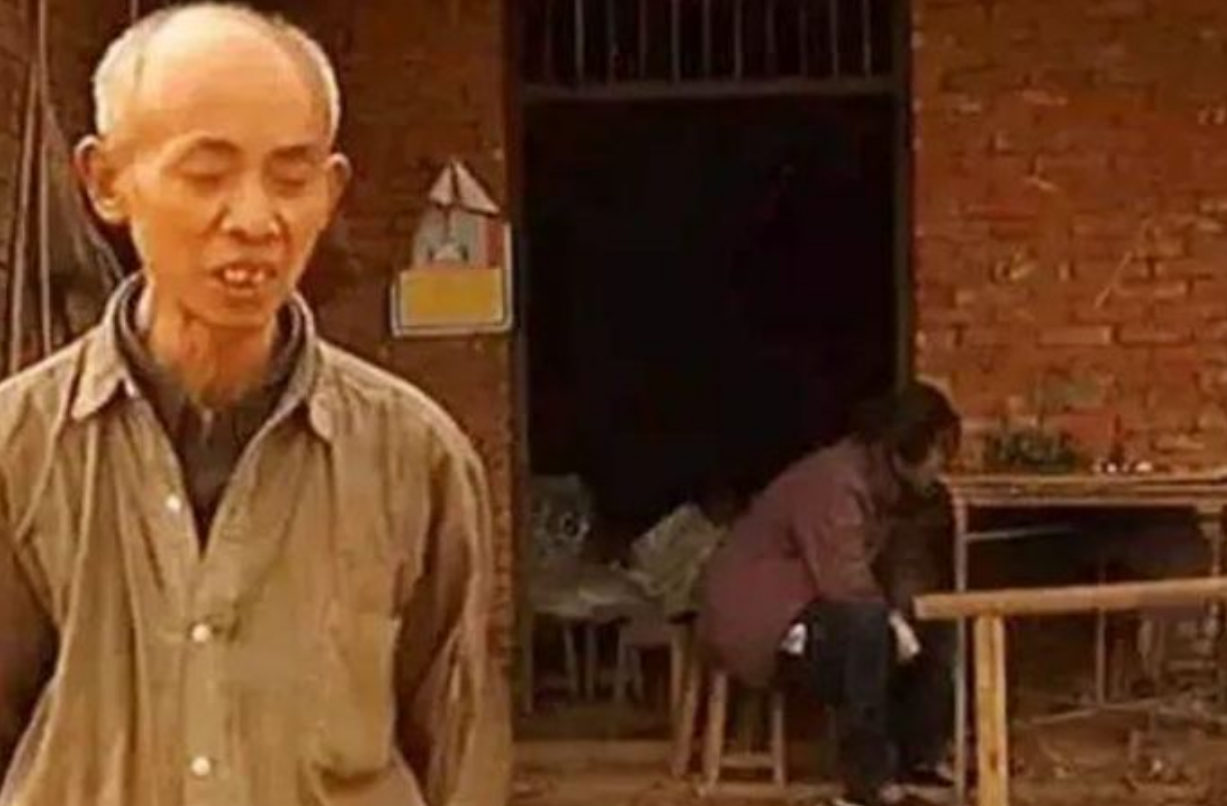 1995年，四川女大学生被120元卖给55岁老汉，2人跟牲口住了17年