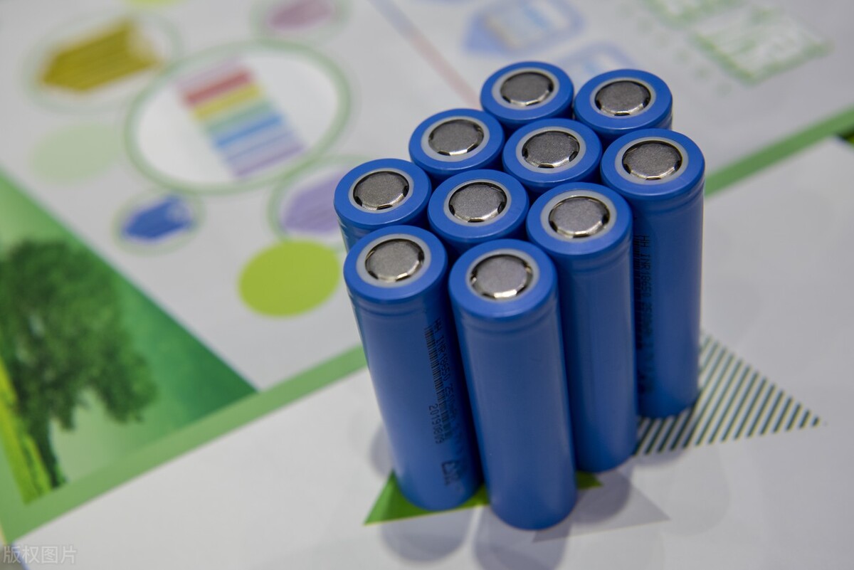 新手如何用18650组装12V的锂电池？需要用到什么设备材料？