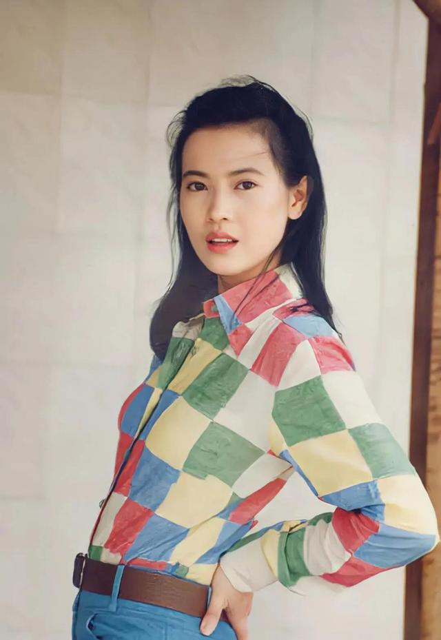 2013年,蓝洁瑛说她早年曾被曾志伟凌辱,还有一个已因病去世了