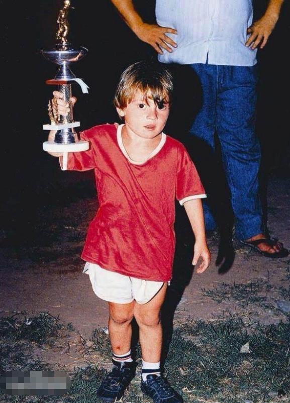 “小个子球王”梅西的伟大，不需要任何奖杯证明