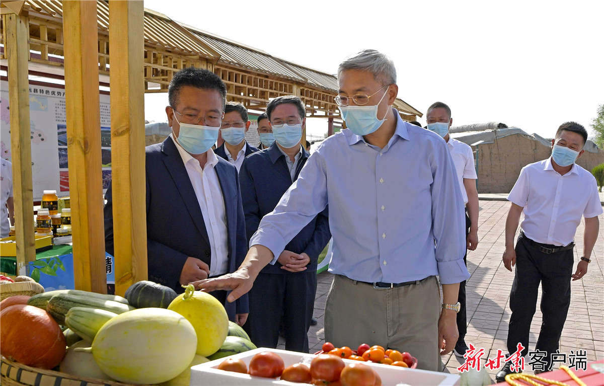 尹弘在兰州白银巡河并调研生态文明建设时强调