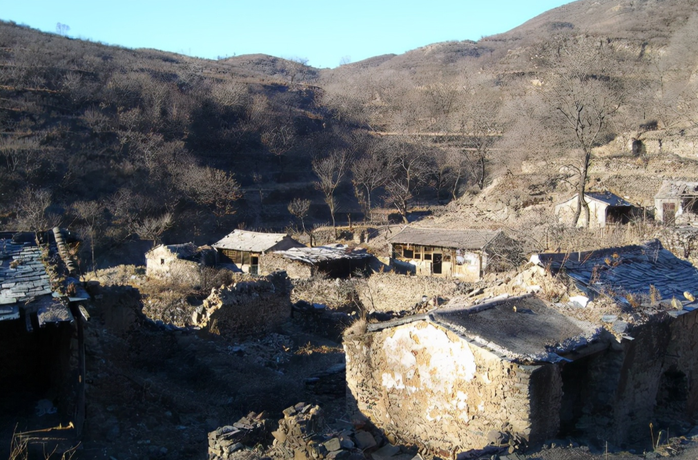 2008年北京教师任铁生爬山失踪，多方搜寻未果，留下纸条疑点重重