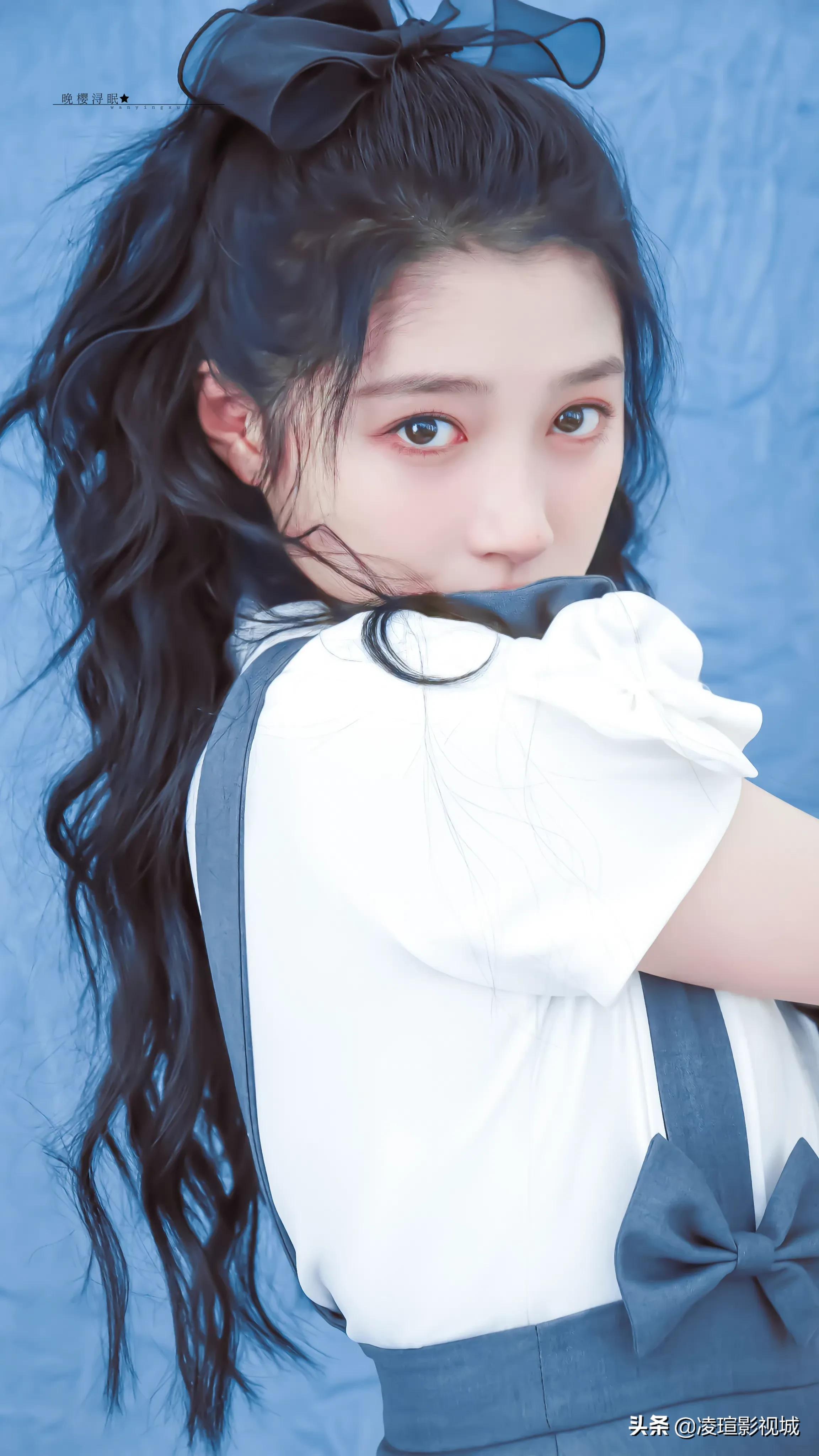 明星壁纸图片分享：关晓彤（2）