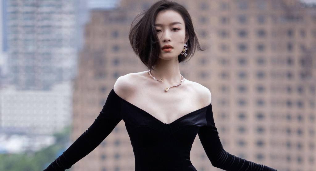 人虫儿电视剧(娱乐圈的“半老徐娘”，到中年事业再翻红，真是身材迎来的事业？)