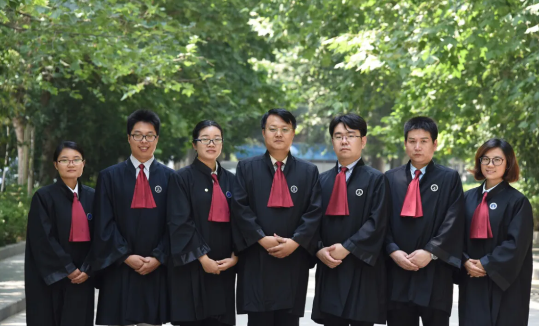 张雪峰讲法学：“20%的人赚了80%的钱”，体制内外的差距有点大