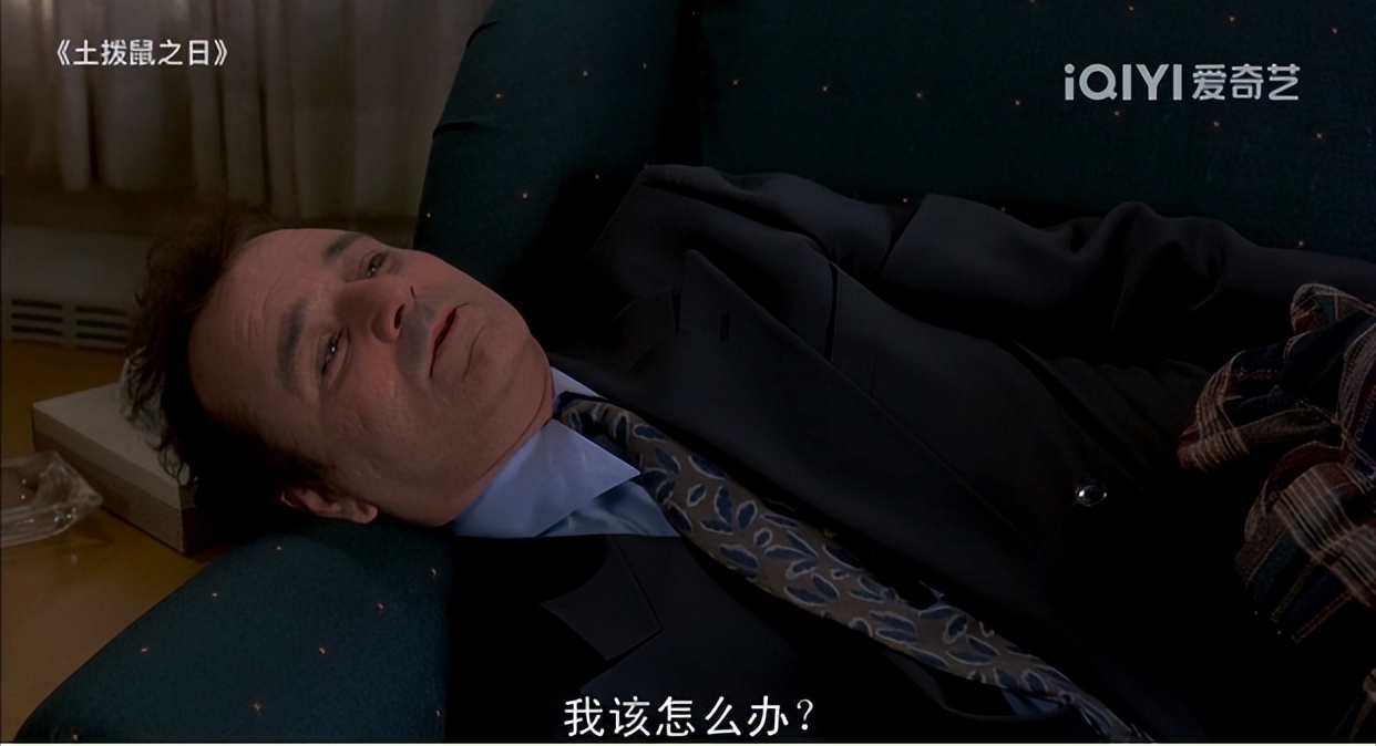 电影《土拨鼠之日》，被困在时间循环里的中年人，如何自我救赎？