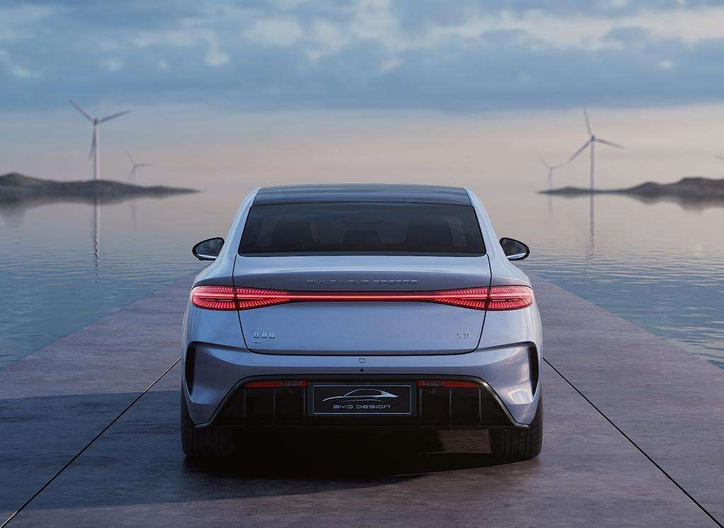 停产燃油车，专注新能源，新规划下的比亚迪海豹到底有多“香”？