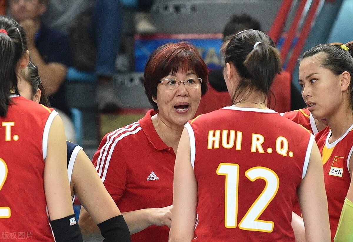 2010女排世锦赛日本（中国女排近五届世锦赛的“意外”！两登领奖台，都出自郎平之手）