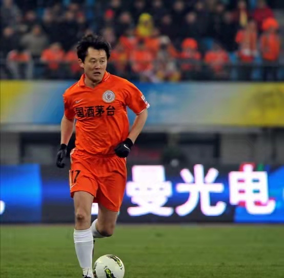 贵州人和足球俱乐部主教练（冤冤相报何时了，往事知多少，少帅高洪波与大佬孙继海的恩怨情仇）