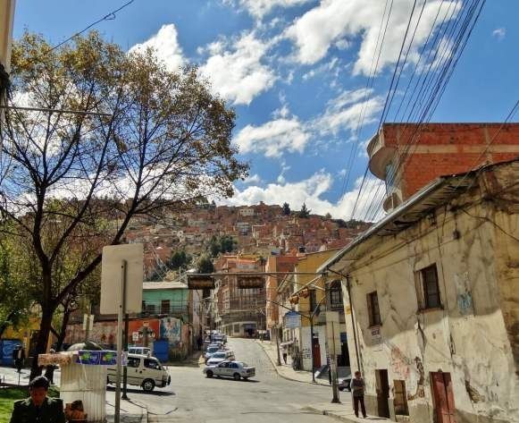 参观令人难以置信的拉巴斯市,拍了大量当地图片