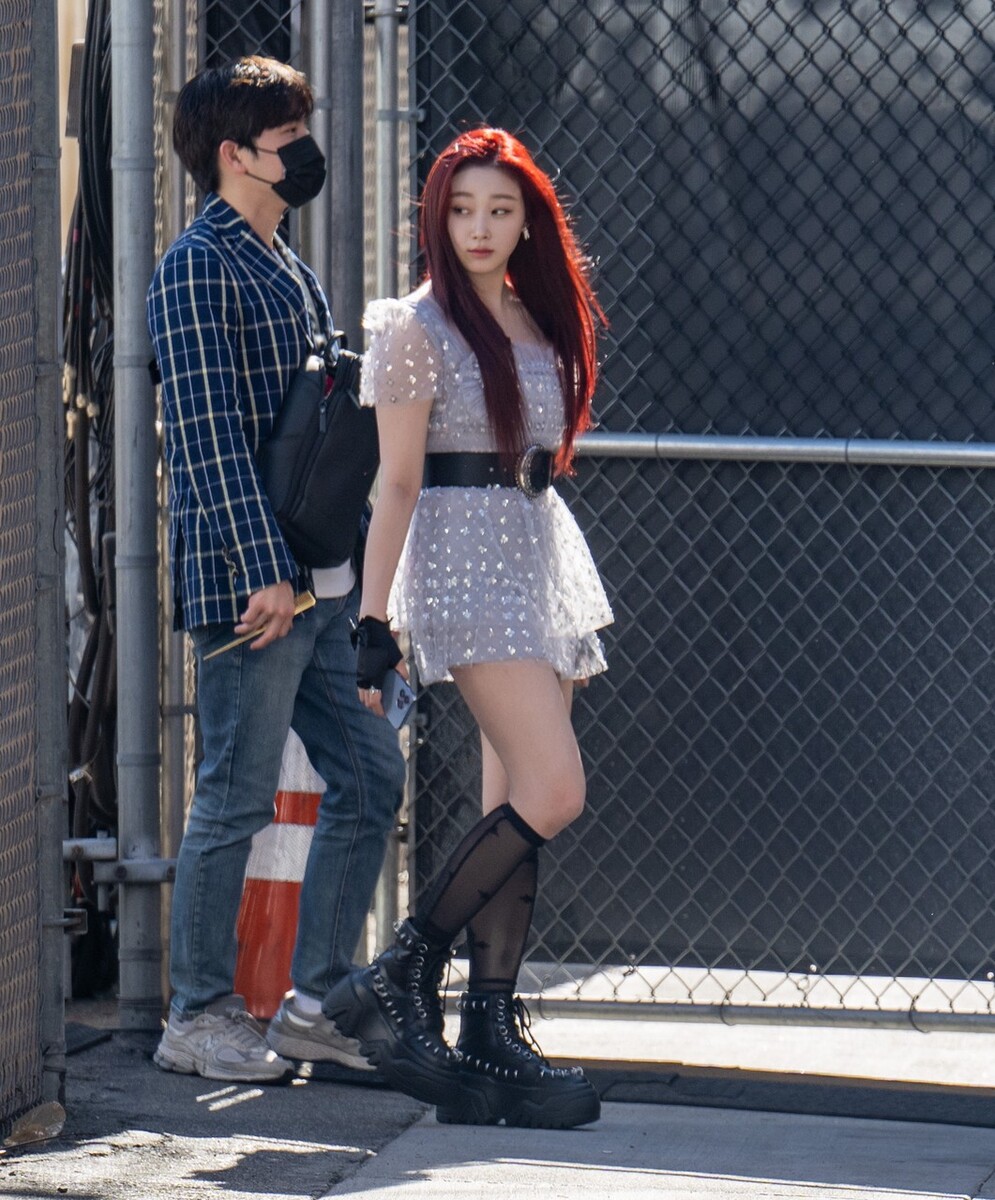 Aespa成员宁艺卓、金玟庭、内永枝利、柳智敏录制《吉米鸡毛秀》