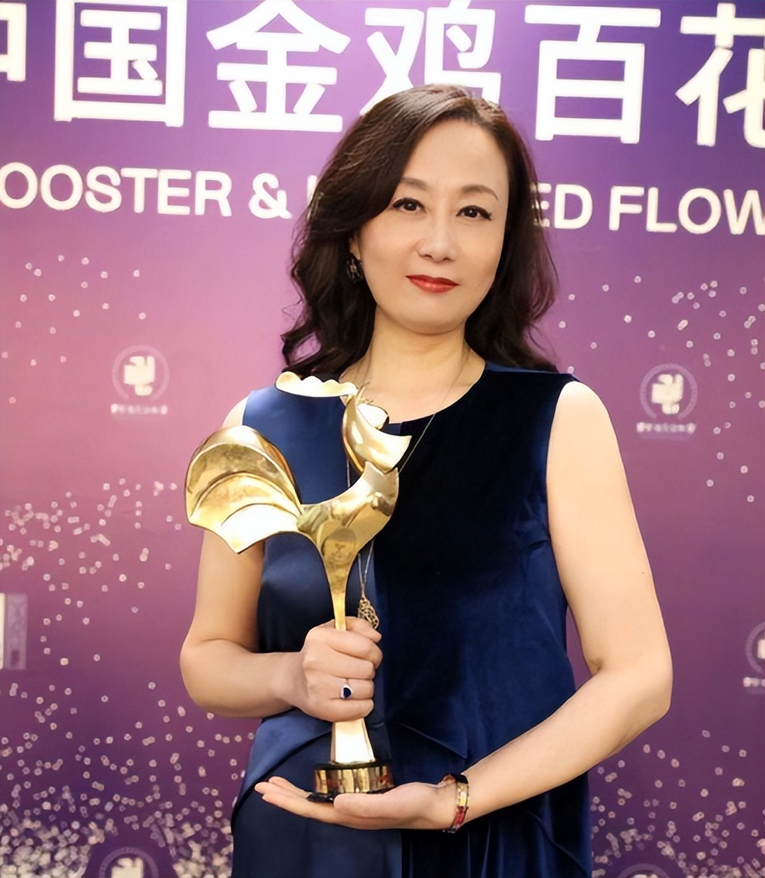 吴玉芳:嫁"乒乓王子"江嘉良隐退生两女,恩爱34年,幸福美满