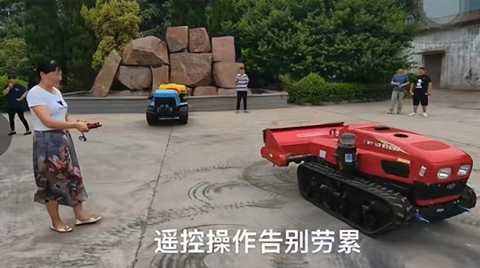 都說現(xiàn)在農(nóng)村掙錢的機(jī)會少，但機(jī)會總是留給善于發(fā)現(xiàn)機(jī)會的人
