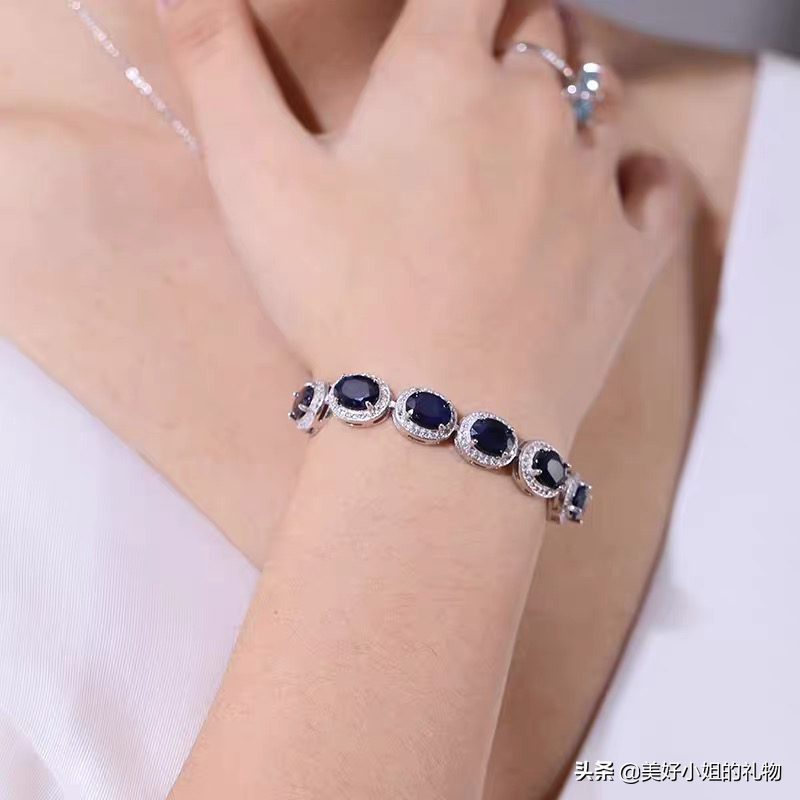 母亲节礼物系列I 细数我私藏的宝藏首饰，千元不到让妈妈闪耀起来