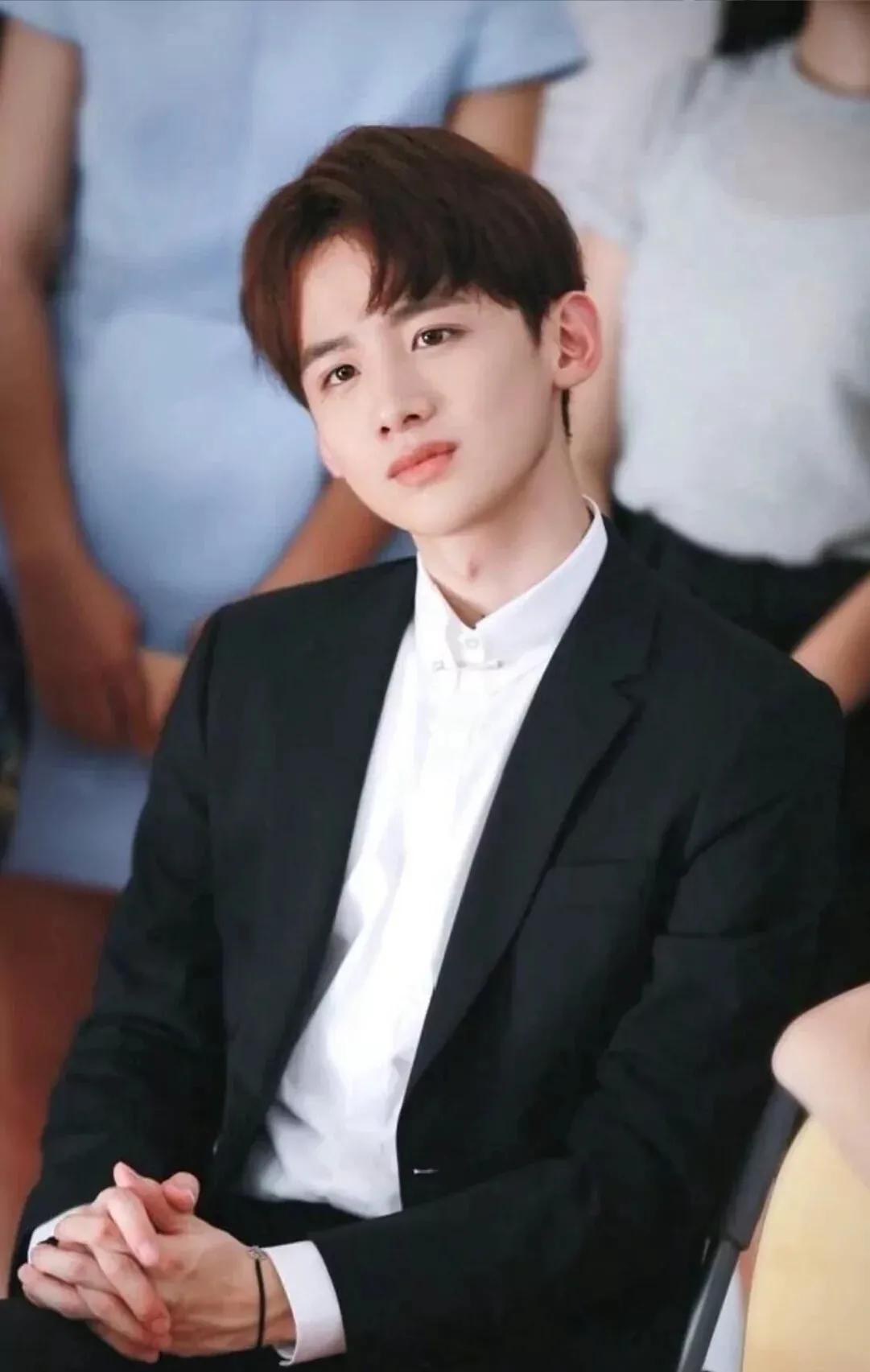 男明星谁穿西装最帅？最后一个直接封神