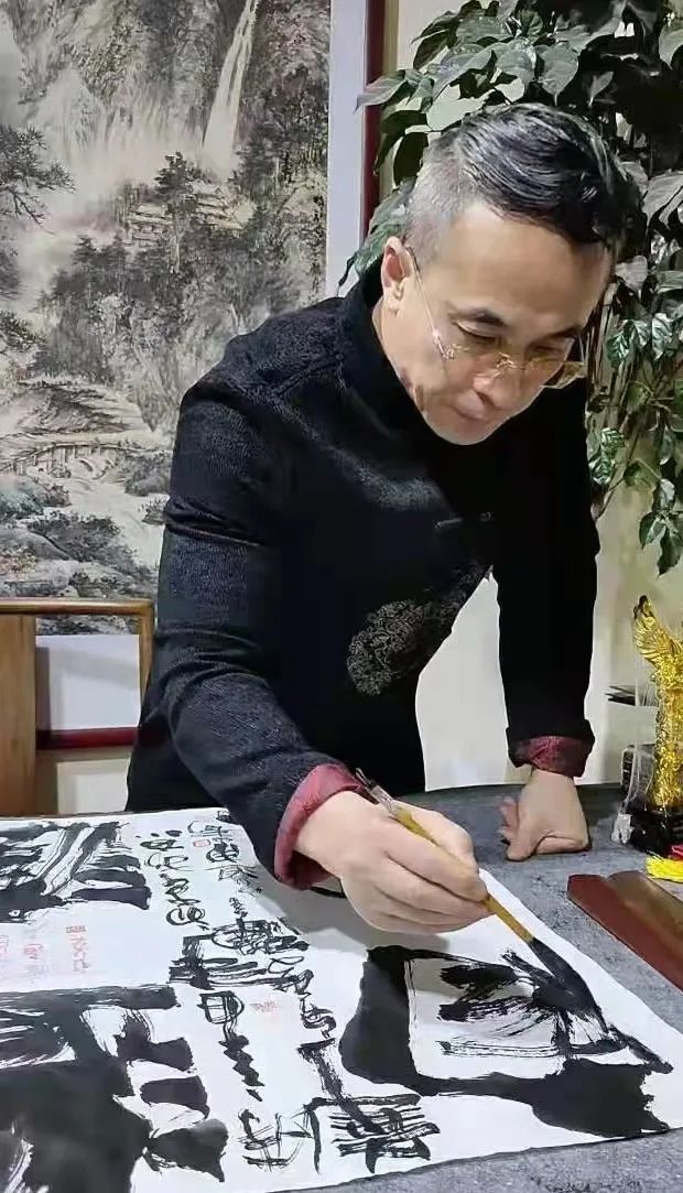 中国新时代国际艺术大家——赵东山