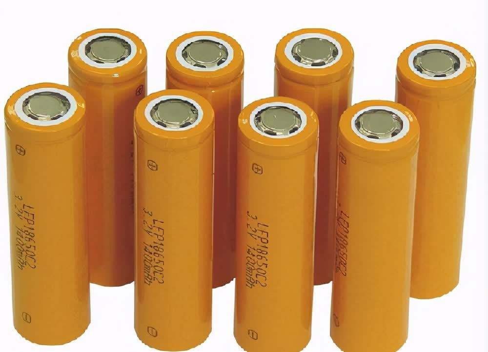 电池大王钟馨稼：豪捐美国1000万，称中国穷跟他无关，现销声匿迹