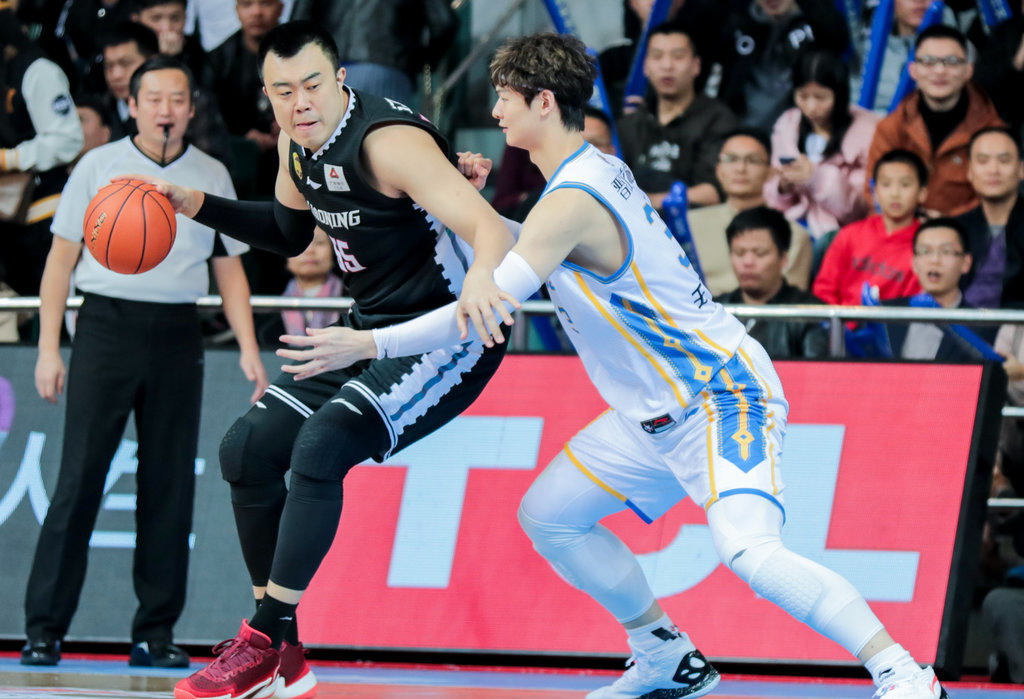 cba在哪个app（CBA辽篮再战上海4大看点，杨鸣派上郭艾伦等全部主力？5平台直播）