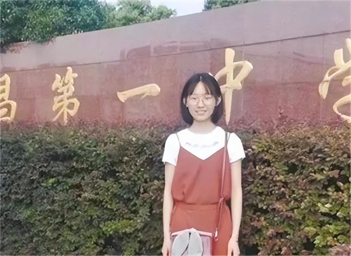 2020年湖北725分高考女状元:语文成绩十年难遇,7岁豪言结果成真