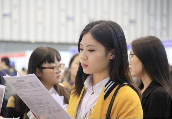 当代男大学生：宁愿一直打游戏，也不追女生，真实原因扎心了