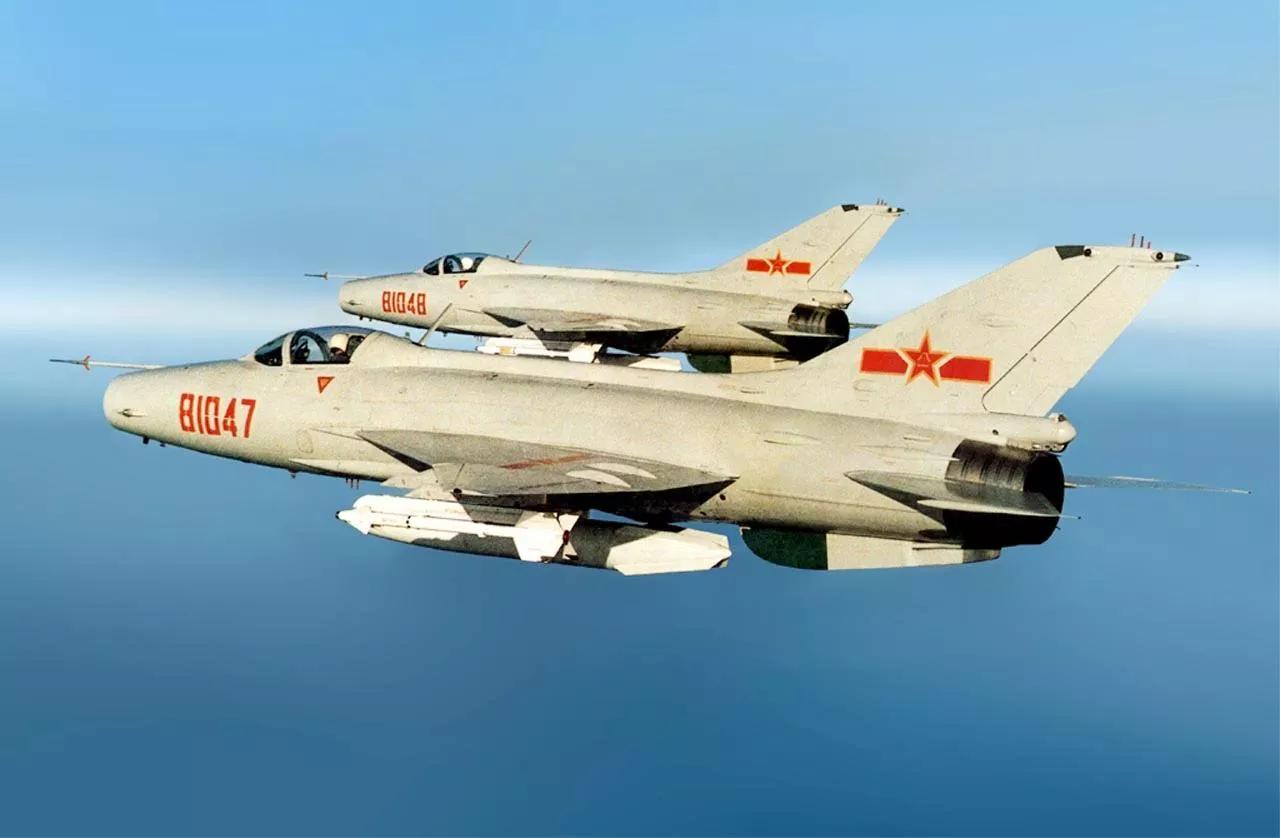 ����94�ƺ��¼����ӡ�Сӥ���Ŵ��ϼ��ſڣ�����ǧ�����ĸ