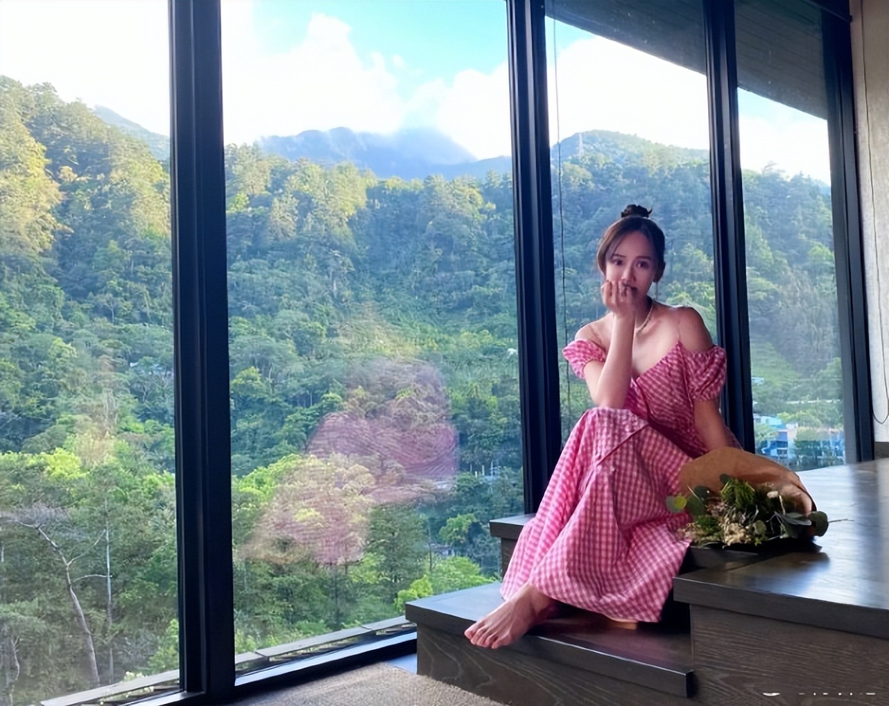 Alan下厨为老婆做美食，陈乔恩晒照高调秀恩爱，婚后被宠成公主