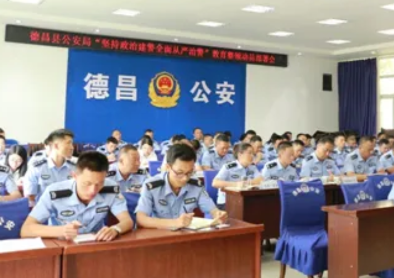 2020年，四川21岁小伙酒后手刃生父：母亲为其顶罪，邻居联名求情