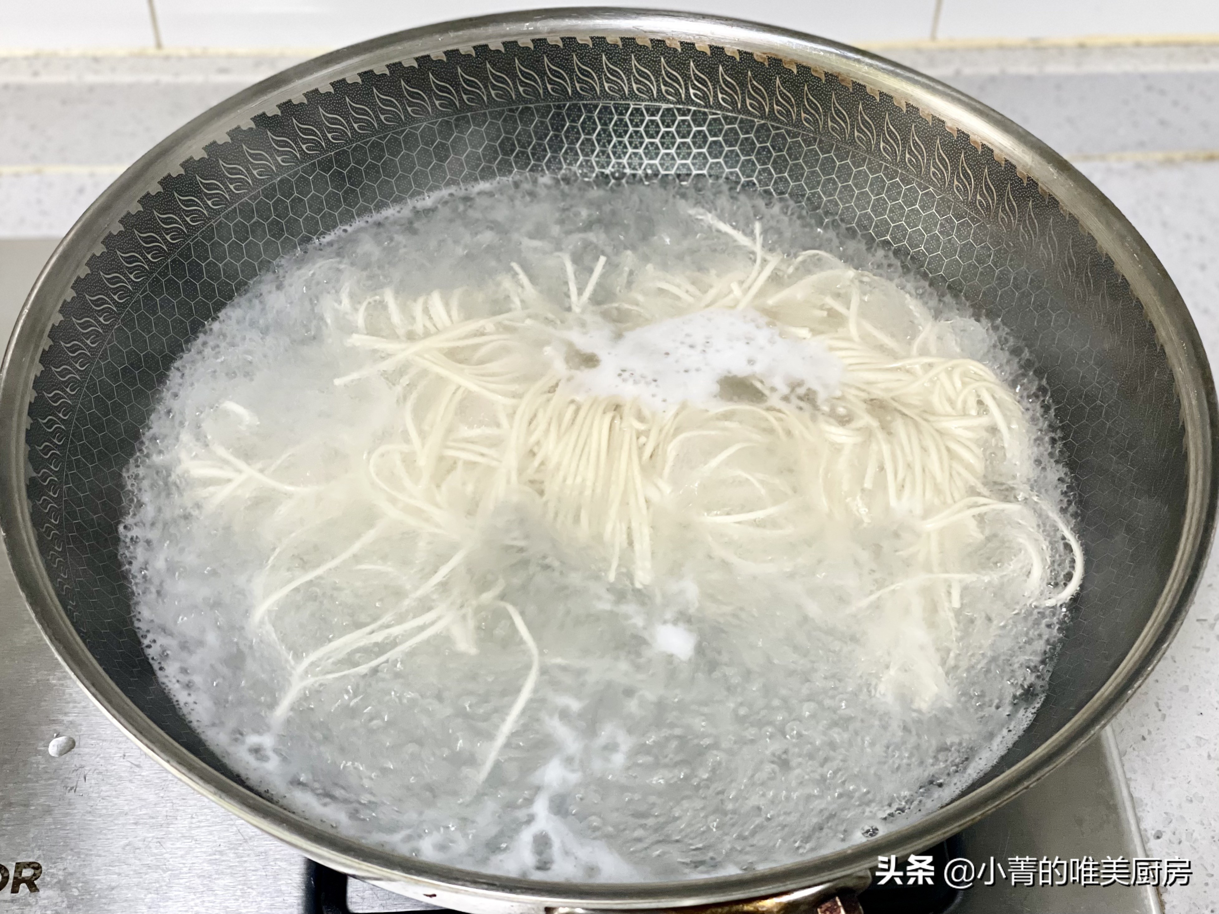 香椿面条的做法大全（春天的味道香椿肉末拌面做法分享）