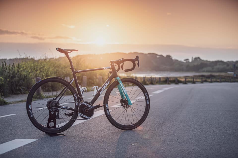 闪电赞助了几个环法车队(2022年环法最贵和最便宜的自行车分别是哪个？)