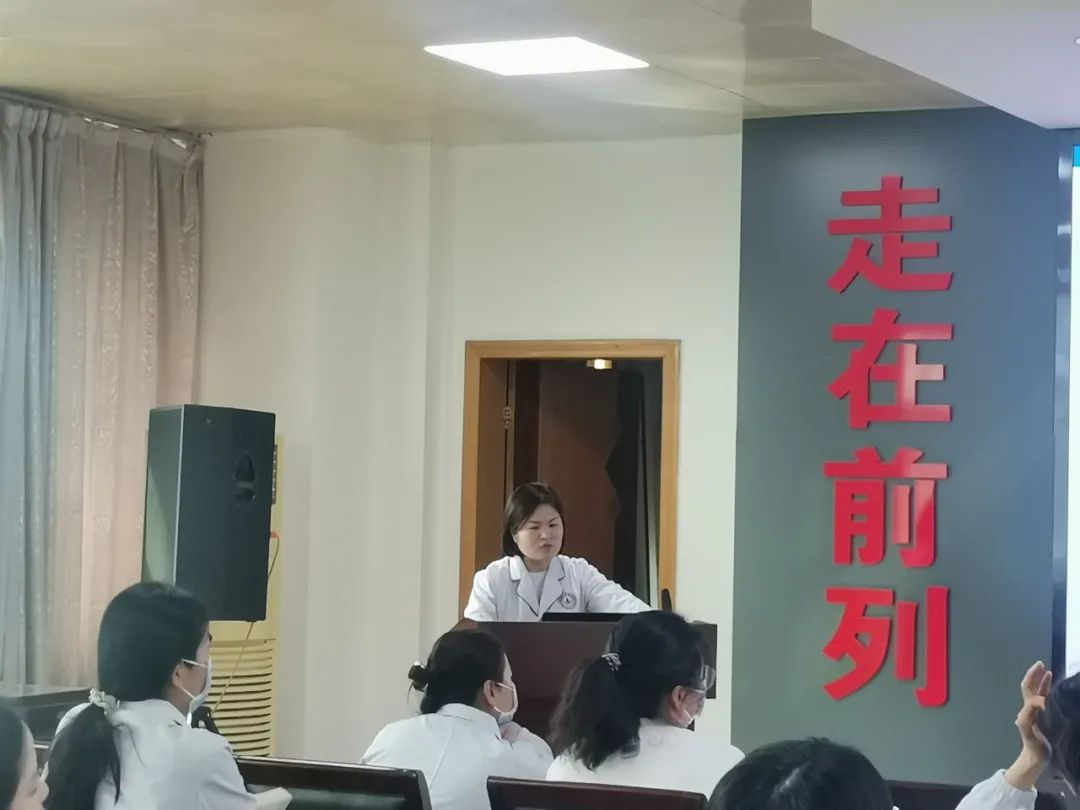 渭南市中心血站献血服务科召开质量分析会